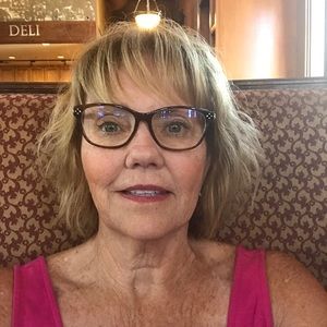 Meet your Posher, Joanie